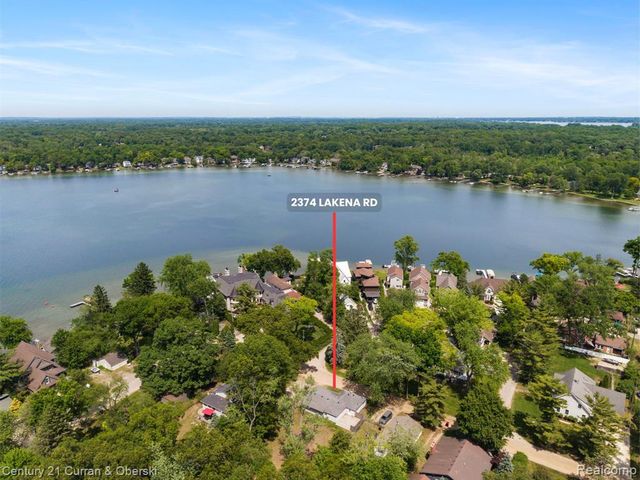 2374 Lakena Road, West Bloomfield, MI 48324
