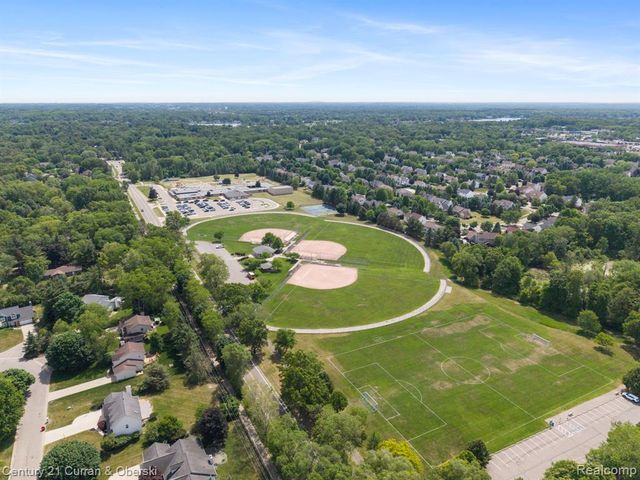 2374 Lakena Road, West Bloomfield, MI 48324