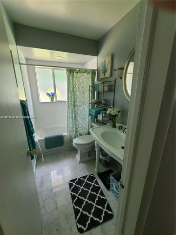 2741 NE 16th Ave, Wilton Manors, FL 33334