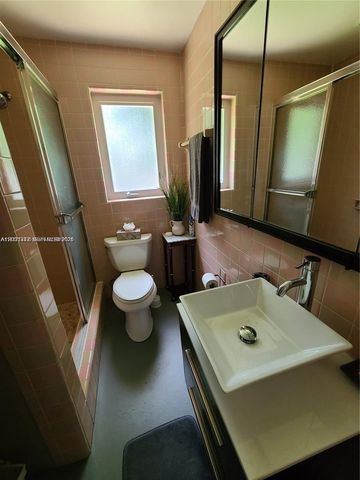 2741 NE 16th Ave, Wilton Manors, FL 33334