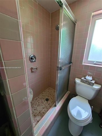 2741 NE 16th Ave, Wilton Manors, FL 33334