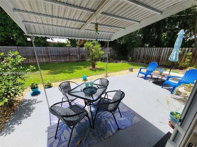 2741 NE 16th Ave, Wilton Manors, FL 33334