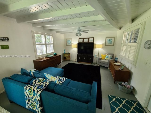 2741 NE 16th Ave, Wilton Manors, FL 33334