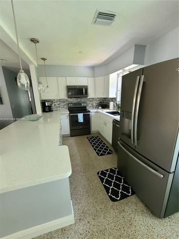 2741 NE 16th Ave, Wilton Manors, FL 33334