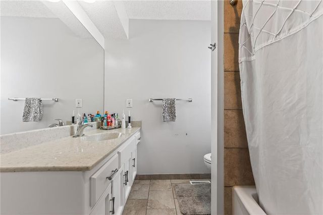 4115 N Troost Avenue, Kansas City, MO 64116