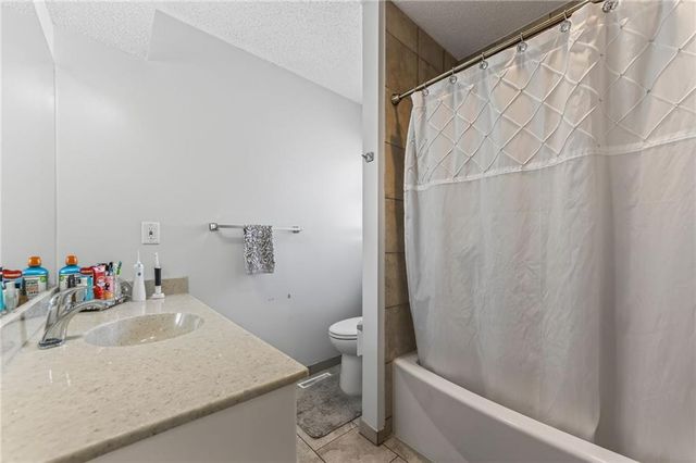 4115 N Troost Avenue, Kansas City, MO 64116