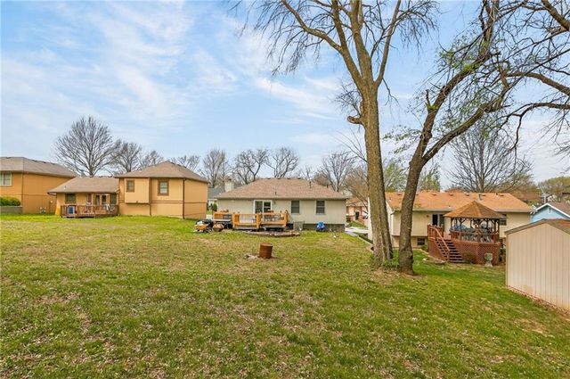 4115 N Troost Avenue, Kansas City, MO 64116