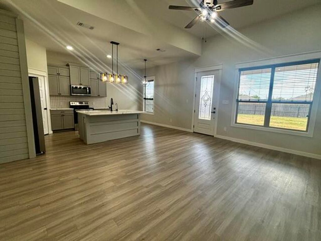 Image 2 of property listing at 1814 Childress Street, San Angelo, TX 76901