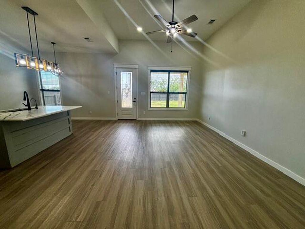 Image 4 of property listing at 1814 Childress Street, San Angelo, TX 76901