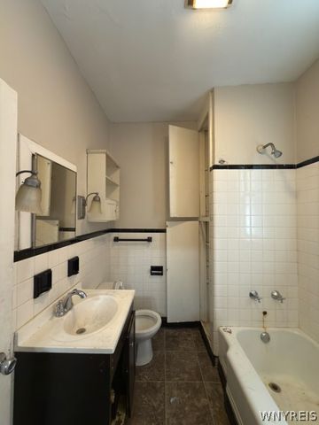 364 West Avenue, Buffalo, NY 14201