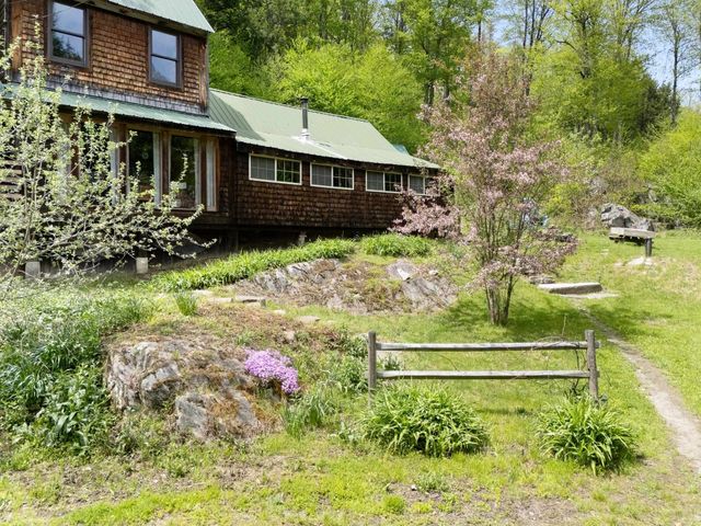 442 Brookline Road, Athens, VT 05345