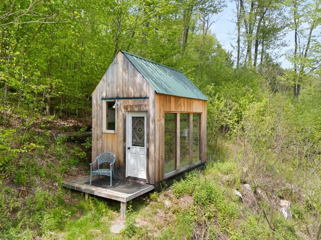 442 Brookline Road, Athens, VT 05345