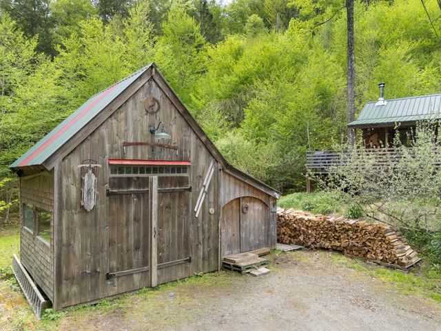 442 Brookline Road, Athens, VT 05345