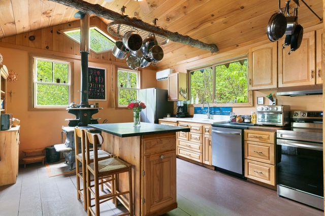 442 Brookline Road, Athens, VT 05345