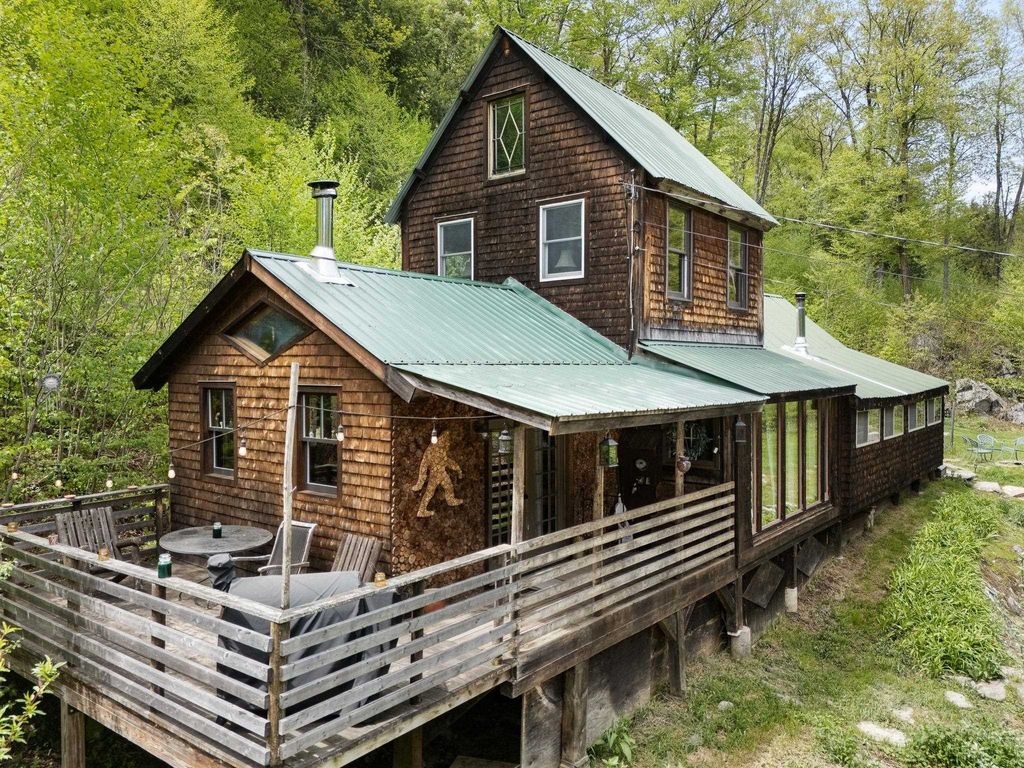 442 Brookline Road, Athens, VT 05345