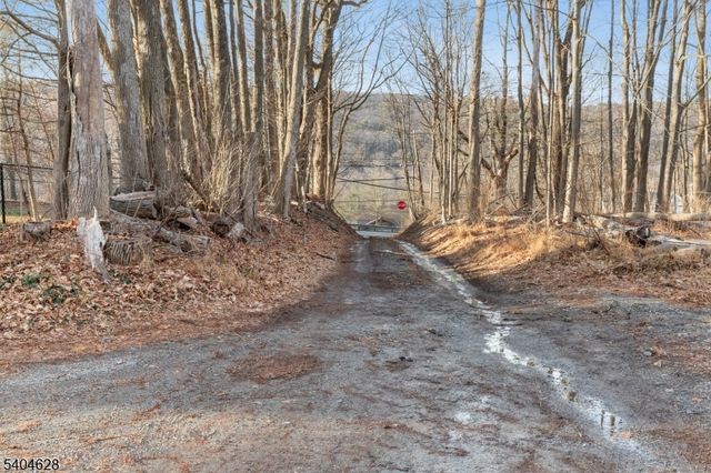 2046 Macopin Rd, West Milford Twp., NJ 07480