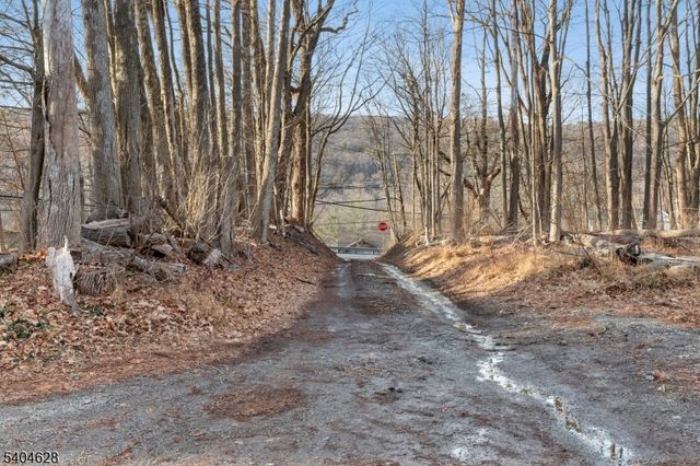 2046 Macopin Rd, West Milford Twp., NJ 07480