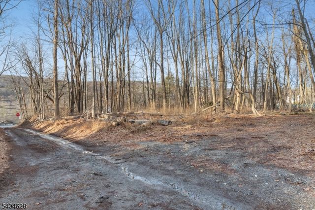 2046 Macopin Rd, West Milford Twp., NJ 07480