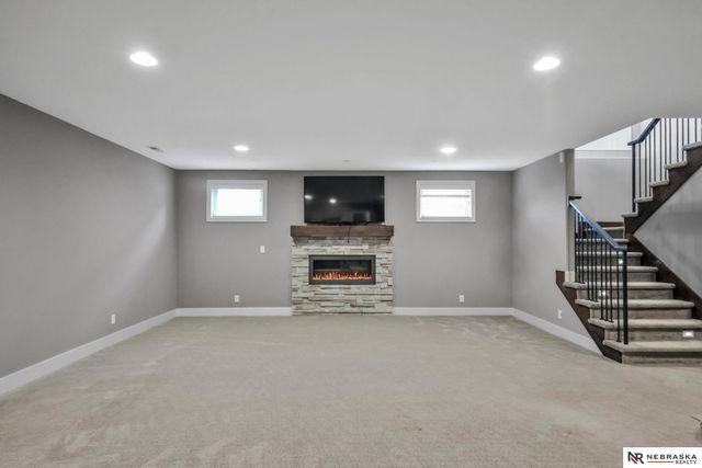 10809 S 186th Avenue, Omaha, NE 68136