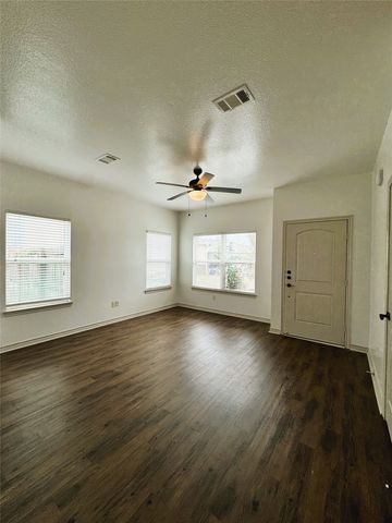 212 Lasso Circle, Mabank, TX 75143