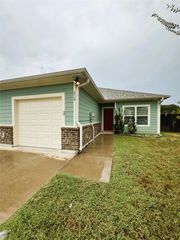 212 Lasso Circle, Mabank, TX 75143