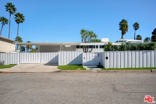 2262 Stradella Road, Los Angeles, CA 90077