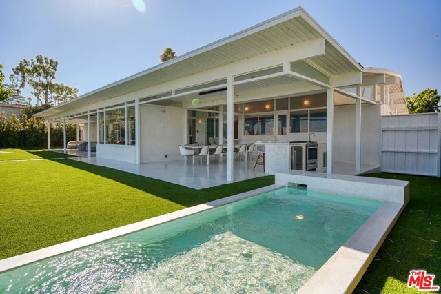 2262 Stradella Road, Los Angeles, CA 90077