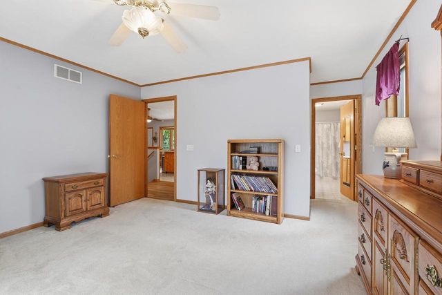 800 Sunset Drive, Cottage Grove, WI 53527