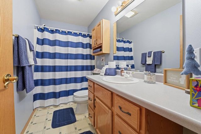 800 Sunset Drive, Cottage Grove, WI 53527