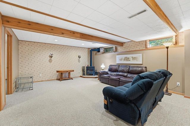 800 Sunset Drive, Cottage Grove, WI 53527