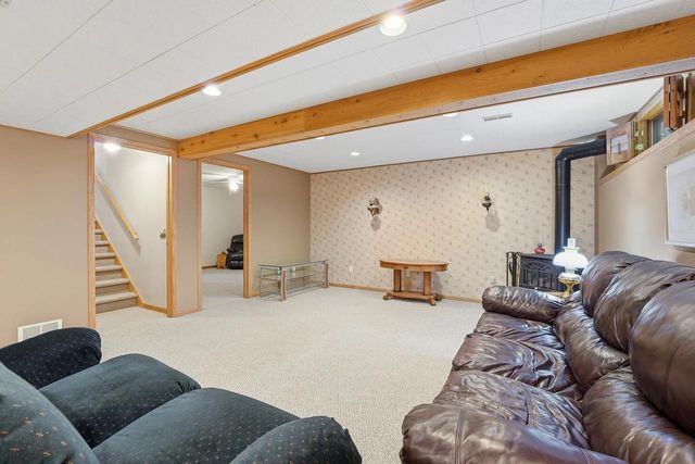 800 Sunset Drive, Cottage Grove, WI 53527