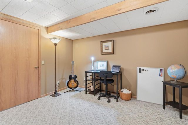 800 Sunset Drive, Cottage Grove, WI 53527