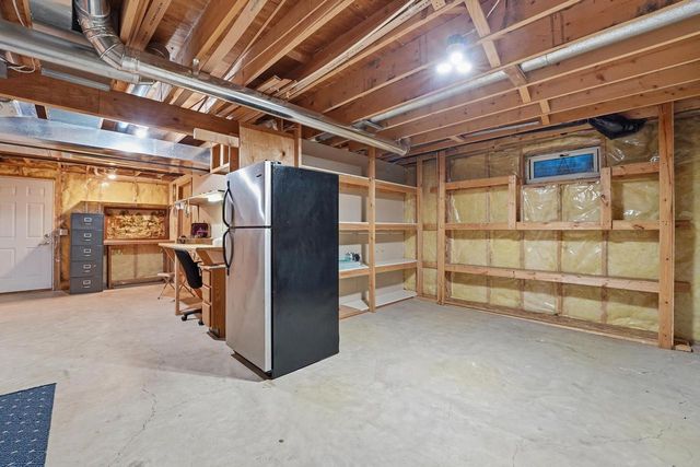 800 Sunset Drive, Cottage Grove, WI 53527