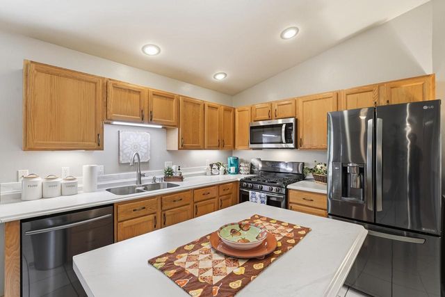 800 Sunset Drive, Cottage Grove, WI 53527