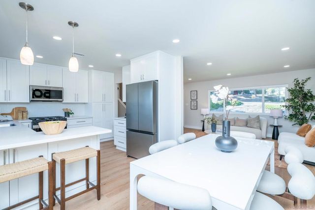 6165 Agee St, San Diego, CA 92122