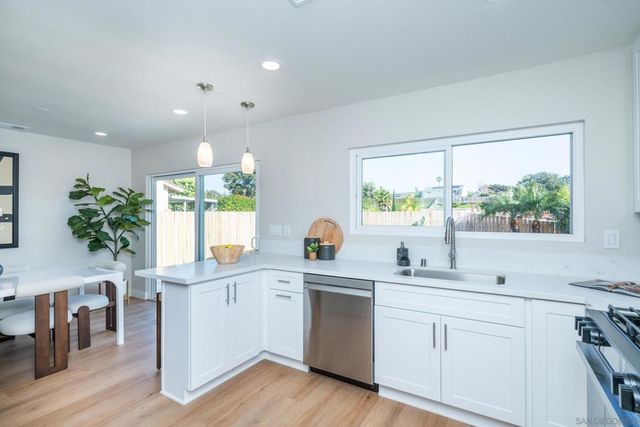 6165 Agee St, San Diego, CA 92122