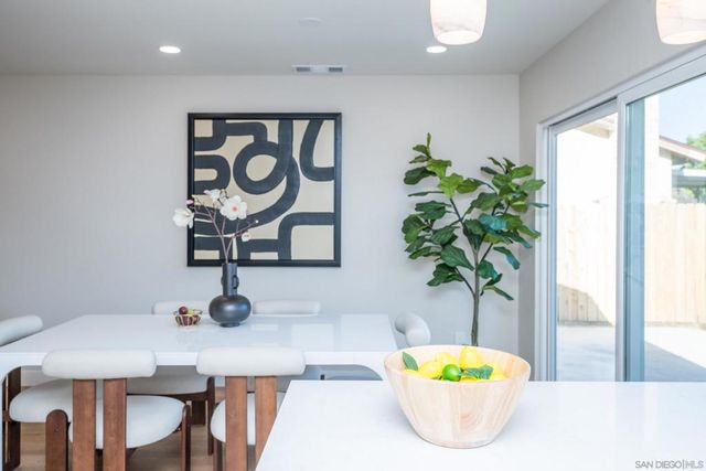 6165 Agee St, San Diego, CA 92122