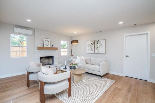 6165 Agee St, San Diego, CA 92122