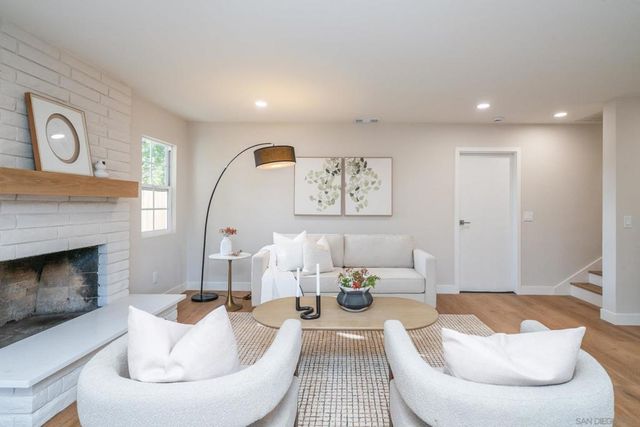 6165 Agee St, San Diego, CA 92122