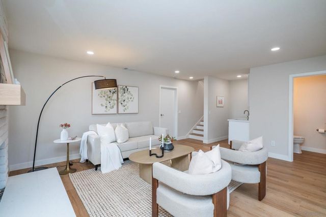 6165 Agee St, San Diego, CA 92122