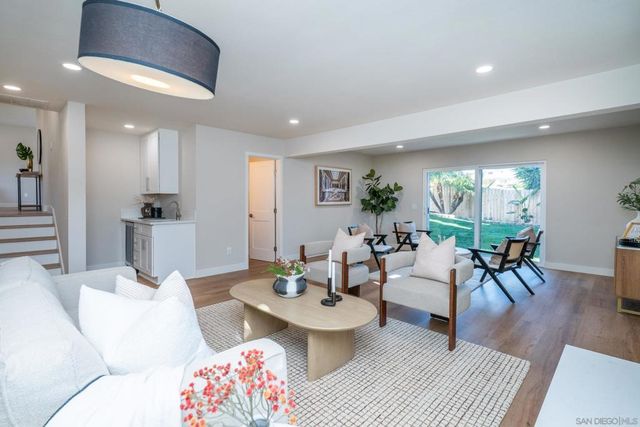 6165 Agee St, San Diego, CA 92122