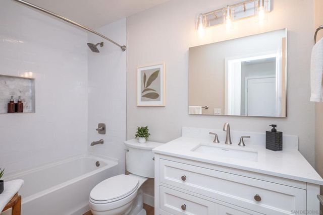 6165 Agee St, San Diego, CA 92122