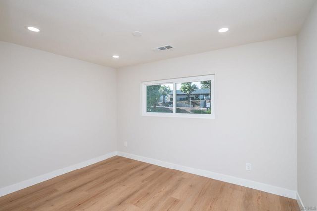 6165 Agee St, San Diego, CA 92122