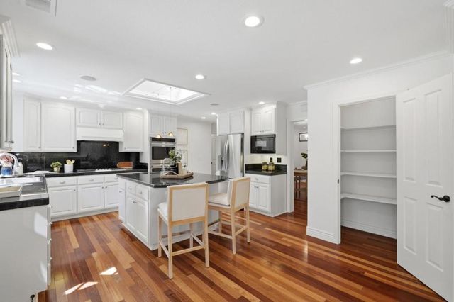 20660 Lomita Avenue, Saratoga, CA 95070