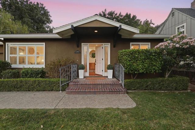 20660 Lomita Avenue, Saratoga, CA 95070