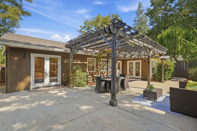 20660 Lomita Avenue, Saratoga, CA 95070