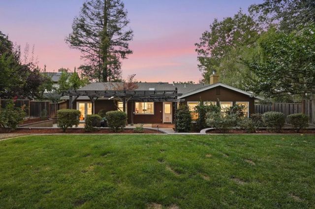 20660 Lomita Avenue, Saratoga, CA 95070