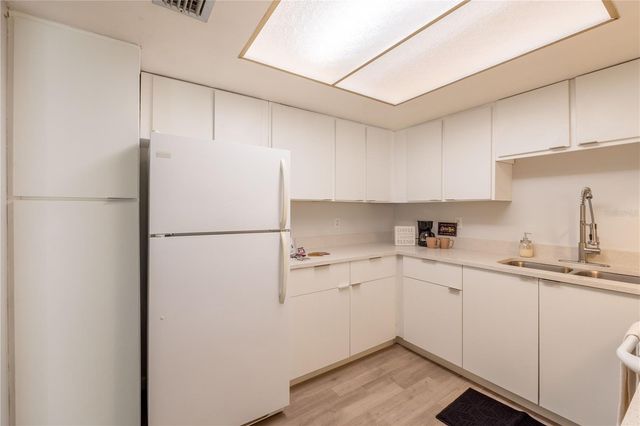 600 FAIRWAYS CIRCLE B, Ocala, FL 34472