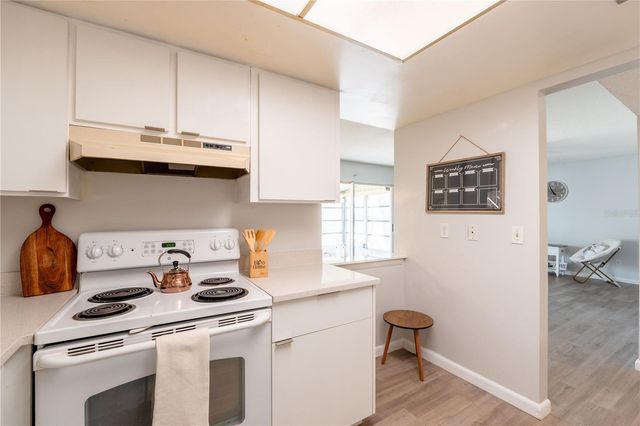 600 FAIRWAYS CIRCLE B, Ocala, FL 34472