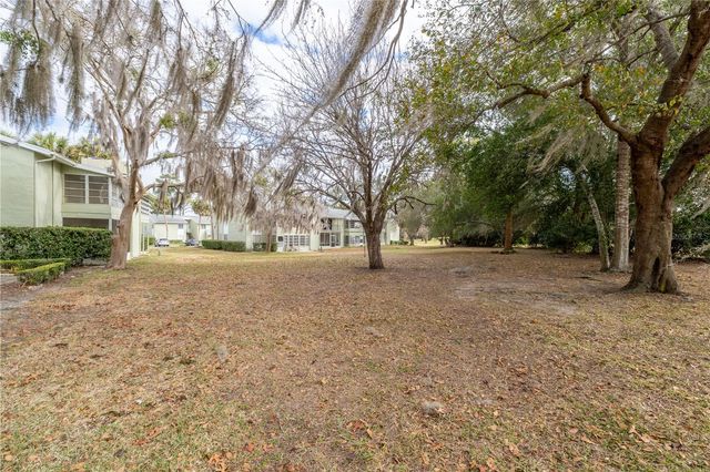 600 FAIRWAYS CIRCLE B, Ocala, FL 34472